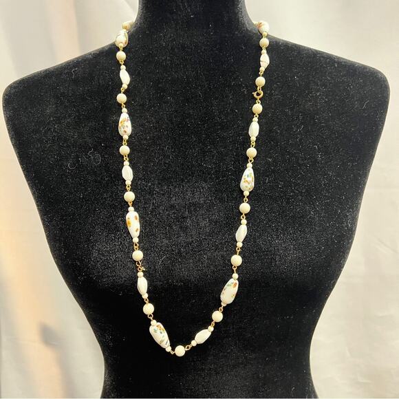 VINTAGE 1950s White with abstract floral designs - Picture 2 of 13